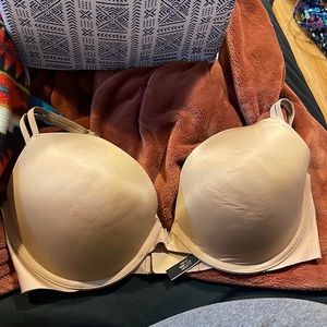 Victoria’s Secret Psuh up Plunge Bra